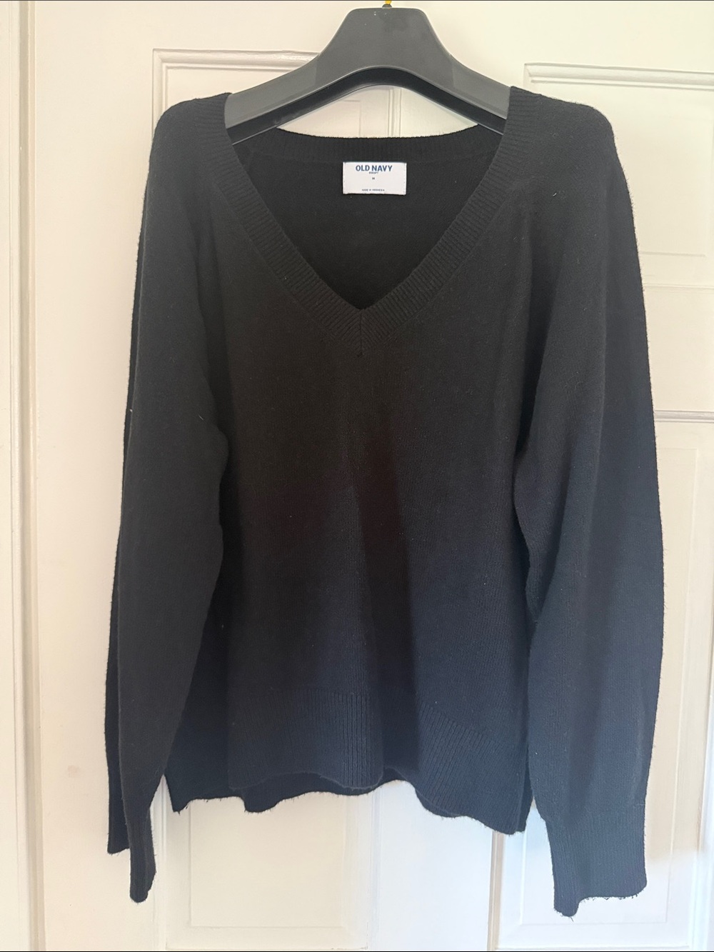 Old Navy Black V-Neck Pullover Sweater